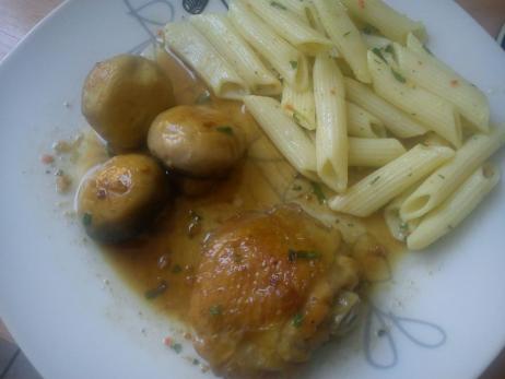 Recepti - Makaroni u umaku od gljiva i piletine