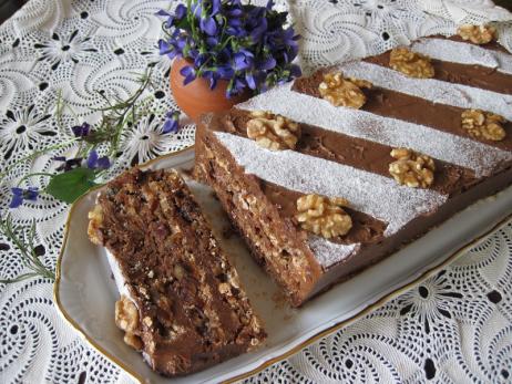 Torta od oraha i datula