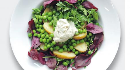 Salata mladi krumpiri, grašak i crvena salata - PROČITAJTE